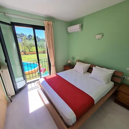 Casa Spannika Pool And Gym 펜션 자킨토스 타운