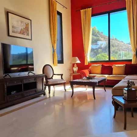 Casa Spannika Pool And Gym Hébergement de vacances *