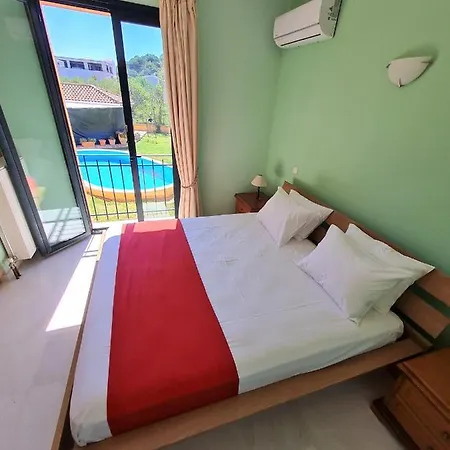 Casa Spannika Pool And Gym 자킨토스 타운